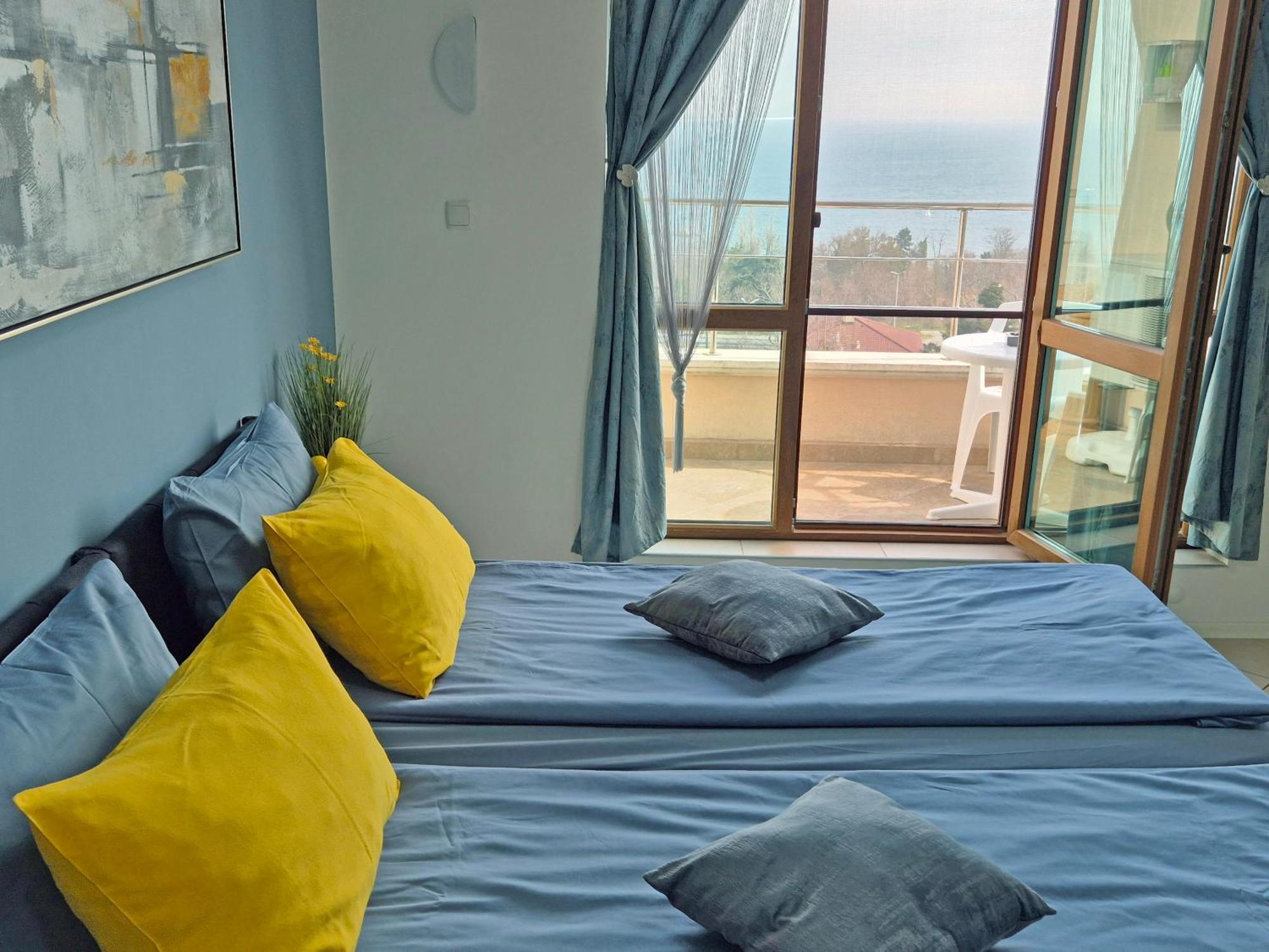 Black Sea Narcissus - Quiet Studio With Amazing Sea View Varna Exterior foto